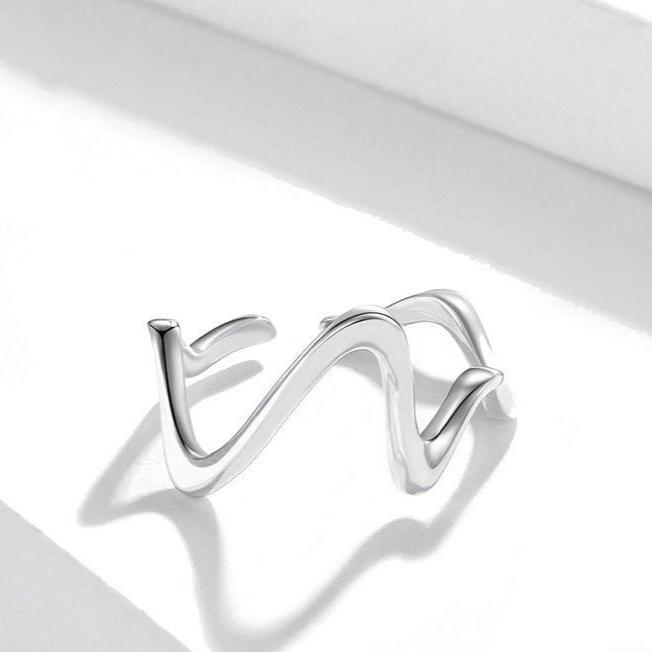 Silver Wave Curve Design | Woman Ring | Tidal Grace Ladibelle