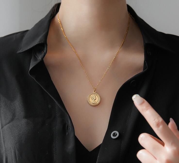 Gold Vintage Coin Pendant | Woman Necklace | Heritage Charm Ladibelle