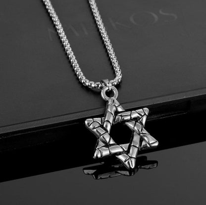 Silver Star Charm | Man Necklace | Stellar Edge Ladibelle