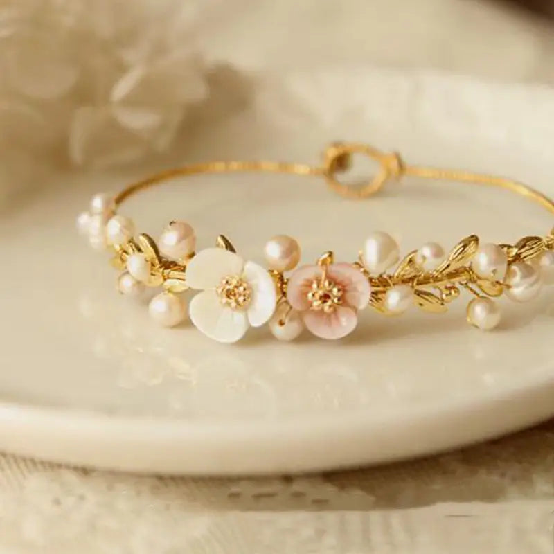 Blooming Grace: Pink and White Floral Elegance Bracelet