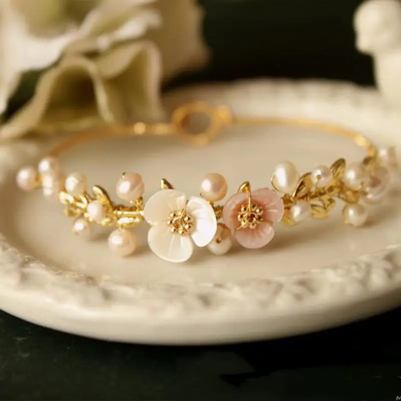 Blooming Grace: Pink and White Floral Elegance Bracelet