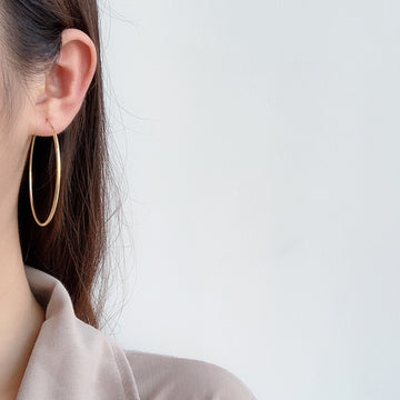 Gold Hoop | Woman Earrings | Endless Circle Ladibelle