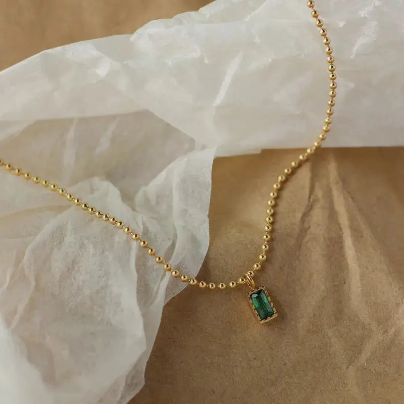 Emerald Elegance Round Necklace