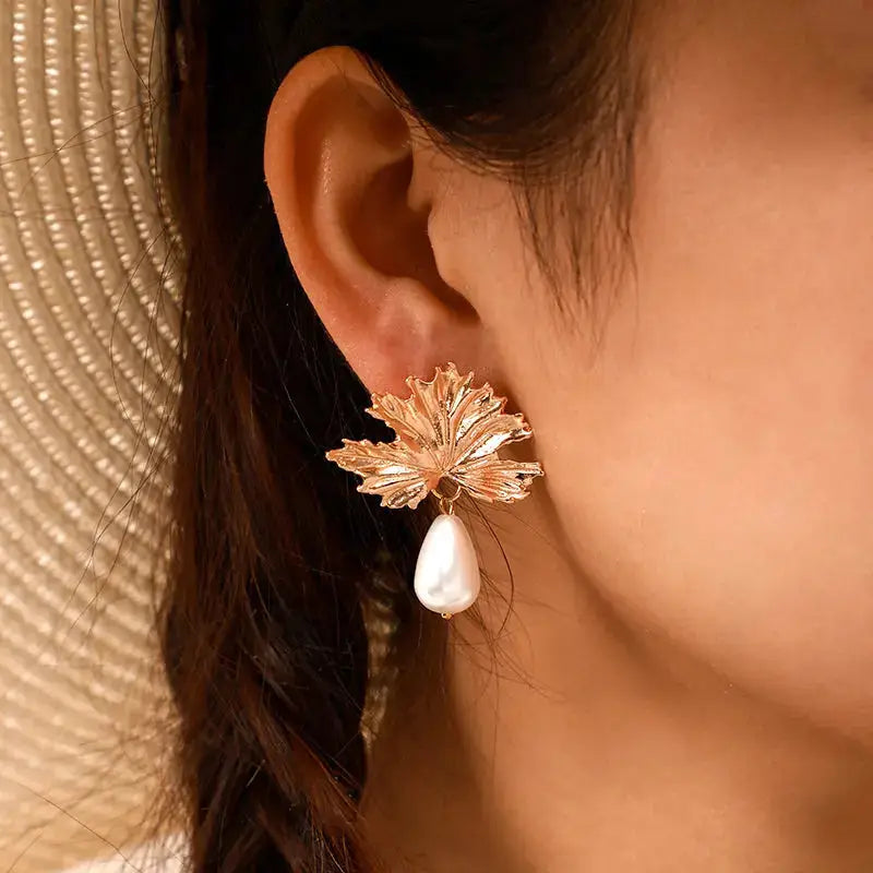 Medium Gold Pearl Leaf Shaped | Woman Earrings Golden Bloom Ladibelle