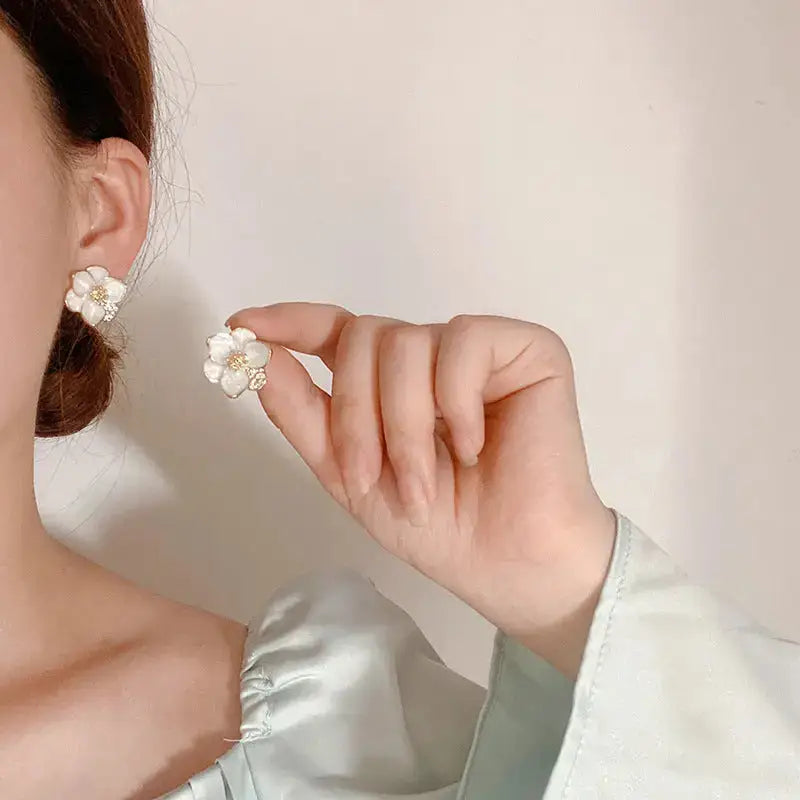 Mini Gold White Flower Shaped | Woman Stud Earrings Blossom Delight Ladibelle