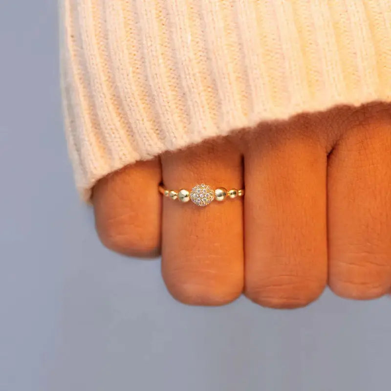 Radiant Gold Round Ring