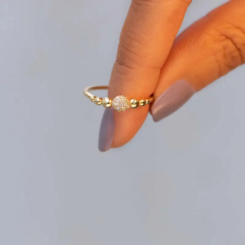 Radiant Gold Round Ring