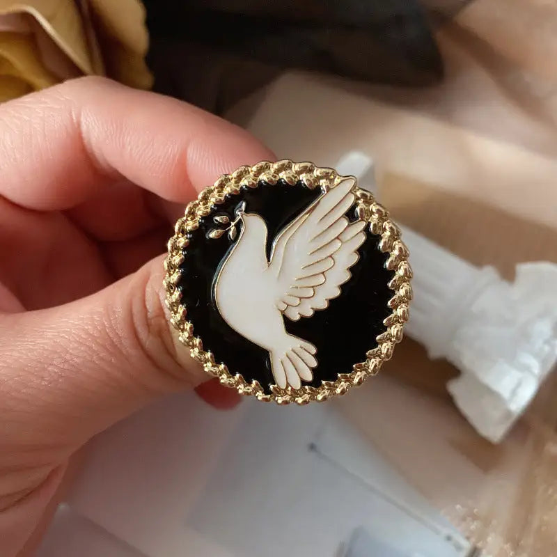 Vintage Dove’s Tale Brooch - Black